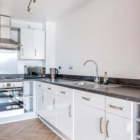 Eastern Suite - City Centre, Free Parking And Balcony Birmingham Exterior photo