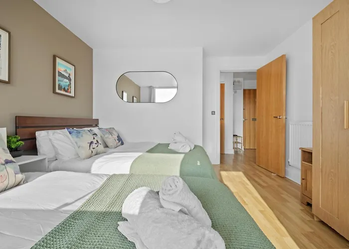 Eastern Suite - City Centre, Free Parking And Balcony