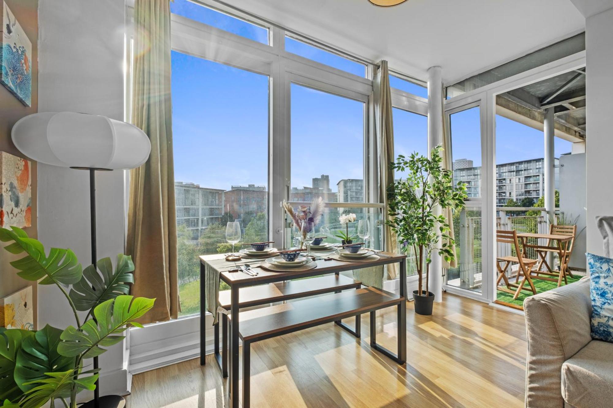 Eastern - Centre, Free Parking And Balcony Appartement